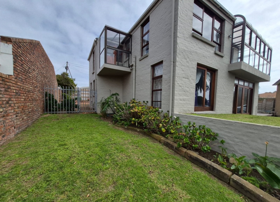 5 Bedroom Property for Sale in Bayview Western Cape